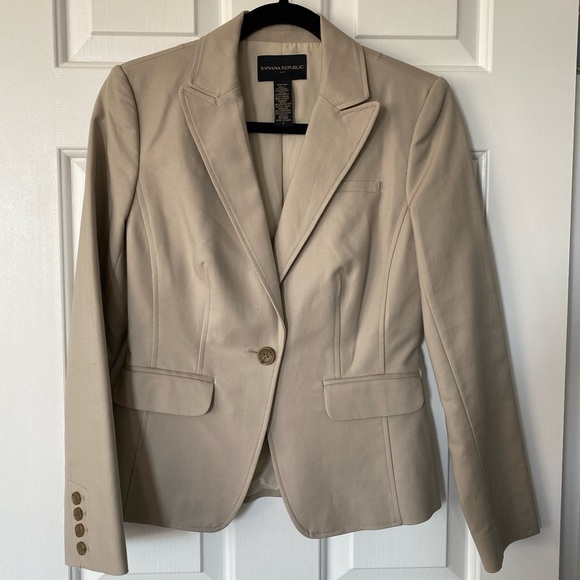 Banana Republic | Stone Colour Blazer | Size 2 - Picture 6 of 6